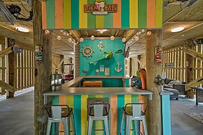 Quiet Fisherman's House w/ Hot Tub + Tropical Bar!