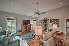 Quiet Fisherman's House w/ Hot Tub + Tropical Bar!