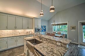 Quiet Fisherman's House w/ Hot Tub + Tropical Bar!