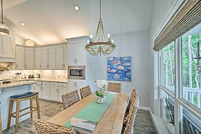 Quiet Fisherman's House w/ Hot Tub + Tropical Bar!