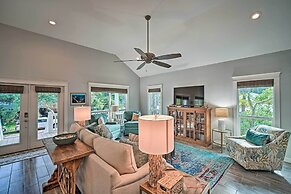 Quiet Fisherman's House w/ Hot Tub + Tropical Bar!