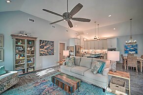 Quiet Fisherman's House w/ Hot Tub + Tropical Bar!