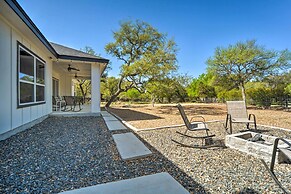 Brand New Modern Canyon Lake Escape w/ Fire Pit!