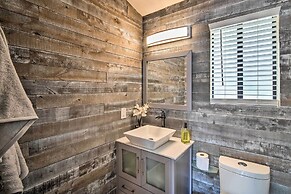 Crestline Cabin w/ Deck: 1 Mi to Lake Gregory