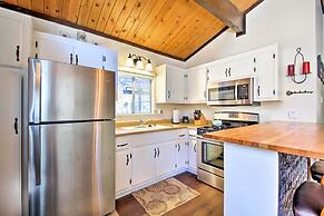Cozy Cabin w/ Deck & Fireplace in Big Bear!