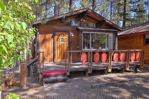 Cozy Cabin w/ Deck & Fireplace in Big Bear!