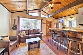 Cozy Cabin w/ Deck & Fireplace in Big Bear!