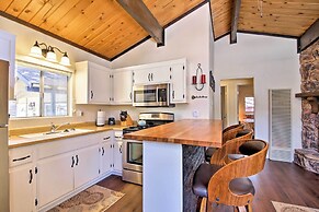 Cozy Cabin w/ Deck & Fireplace in Big Bear!