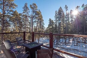 Luxury Mountain Getaway in Fairplay w/ Deck!