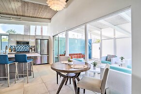 Pool & Mountain Views: Palm Springs Home!