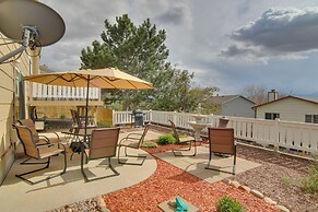 Cozy Colorado Springs Abode: 8 Mi to Downtown!