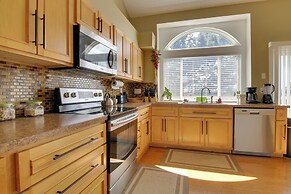 Cozy Colorado Springs Abode: 8 Mi to Downtown!