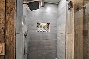 Chic Alpine Hideaway: Hiking, Skiing + Exploring!