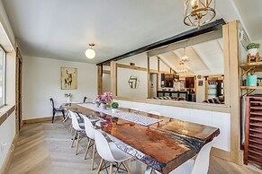 Chic Alpine Hideaway: Hiking, Skiing + Exploring!