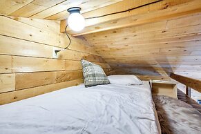 Lakefront Rocky Mount Main House w/ 3 Cabins!