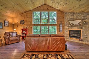Butler Cabin on 19 Acres w/ Hot Tub & Fire Pit!