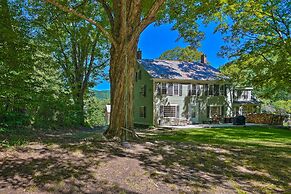 Charlemont Retreat on Chickley River w/ EV Charger