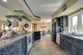 Hardwick Family Farmhouse on Vast Snowmobile Trail