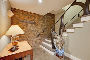 Hardwick Family Farmhouse on Vast Snowmobile Trail