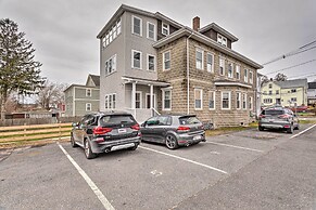 Lovely Stoughton Getaway Near Train Station!