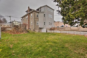 Lovely Stoughton Getaway Near Train Station!