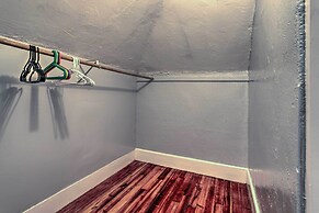 Lovely Stoughton Getaway Near Train Station!