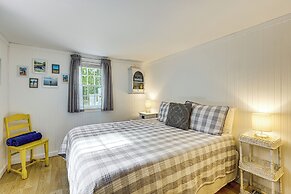 2 Mi to Coastline: Quaint Wellfleet Cottage!