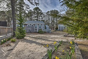 2 Mi to Coastline: Wellfleet Gem w/ Deck & Grill