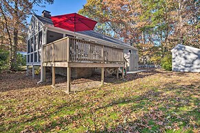 Cape Cod Cottage: Deck, Grill & Kayaks, Near Beach