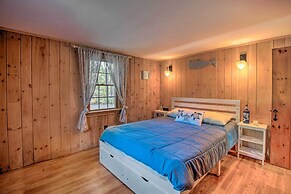 Cape Cod Cottage: Deck, Grill & Kayaks, Near Beach