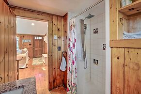 Cape Cod Cottage: Deck, Grill & Kayaks, Near Beach