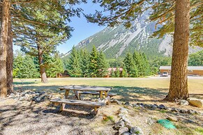 Contact Mountain Hideaway w/ Views & Porches!