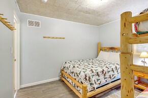 Contact Mountain Hideaway w/ Views & Porches!