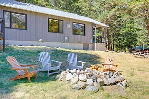 Contact Mountain Hideaway w/ Views & Porches!