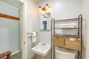 Contact Mountain Hideaway w/ Views & Porches!