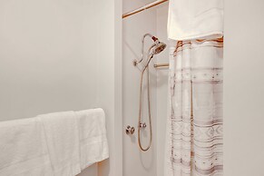 Contact Mountain Hideaway w/ Views & Porches!