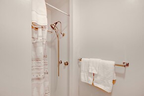 Contact Mountain Hideaway w/ Views & Porches!