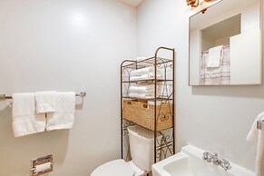 Contact Mountain Hideaway w/ Views & Porches!