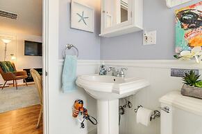 Walk to Craigville Beach: Cape Cod Gem w/ Patio