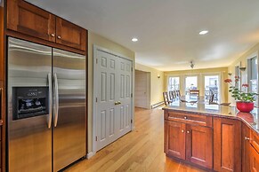 Multi-level Marion House: Loft, Deck + Ocean Views