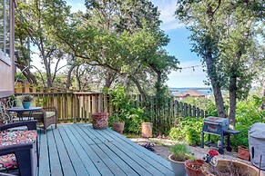 Exotic Home w/ Patio & Grill: Walk to Canyon Lake!