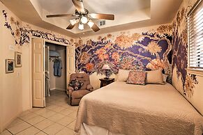 Exotic Home w/ Patio & Grill: Walk to Canyon Lake!