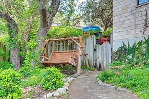 Exotic Home w/ Patio & Grill: Walk to Canyon Lake!