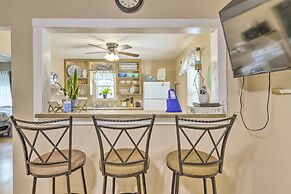 Fire Pit & Grill: Fishing Cottage in Aransas Pass!