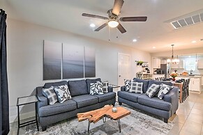 ~ 2 Mi to Pleasure Pier: Home in Galveston!