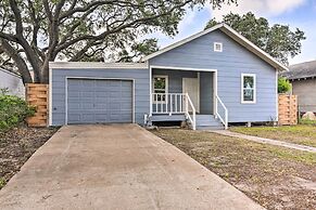 ~ 2 Mi to Pleasure Pier: Home in Galveston!