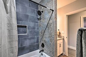 ~ 2 Mi to Pleasure Pier: Home in Galveston!