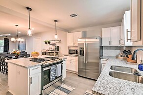 ~ 2 Mi to Pleasure Pier: Home in Galveston!