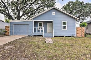 ~ 2 Mi to Pleasure Pier: Home in Galveston!