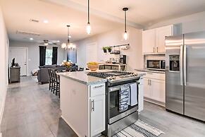 ~ 2 Mi to Pleasure Pier: Home in Galveston!